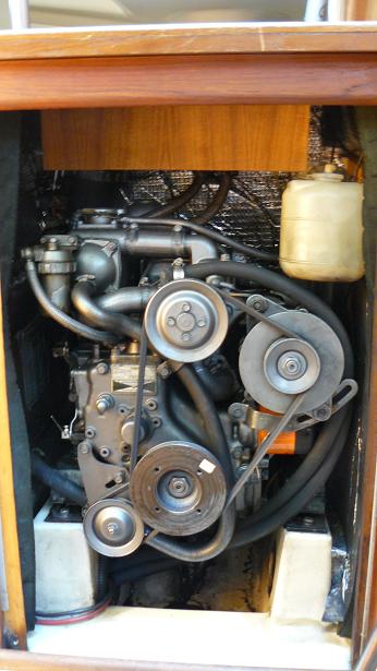 Hunter 30 Yanmar Engine 088R